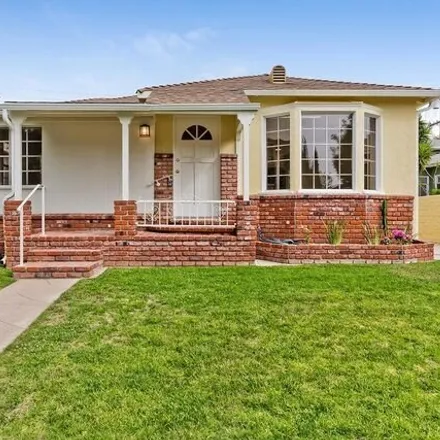 Rent this 3 bed house on Pearl Place in Santa Monica, CA 90405