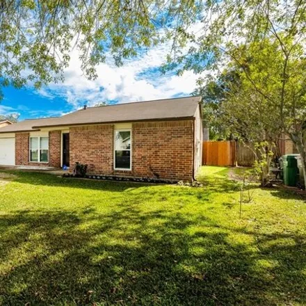 Image 2 - 618 Stonewall Drive, Fort Bend County, TX 77469, USA - House for sale