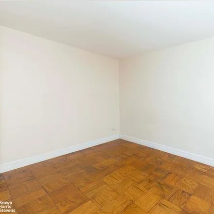 Image 6 - 330 THIRD AVENUE 5L in Gramercy Park - Apartment for sale