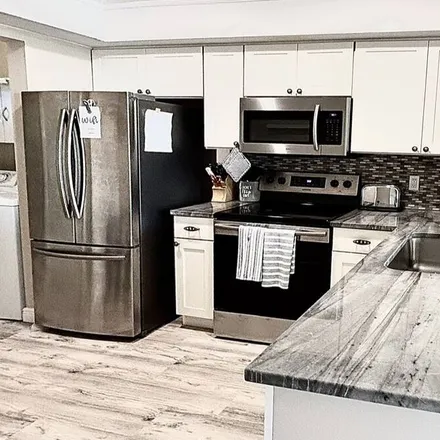 Image 3 - Cocoa Beach, FL - Apartment for rent