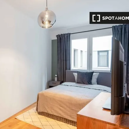 Rent this 4 bed room on Chausseestraße 58 in 10115 Berlin, Germany