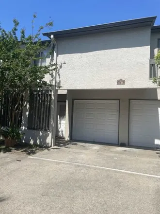 Buy this 2 bed townhouse on Eppes Drive in Tallahassee, FL 32304