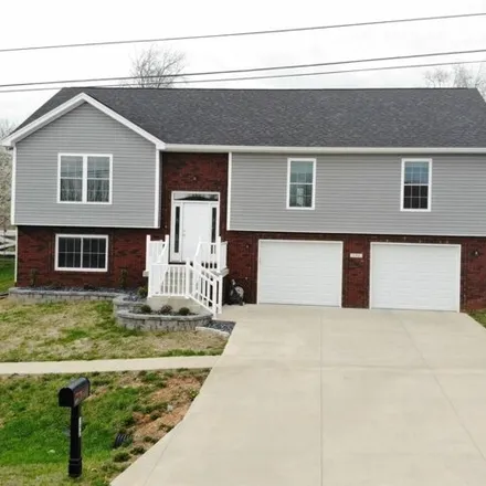 Buy this 3 bed house on 174 Creekvale Drive in Vine Grove, Hardin County