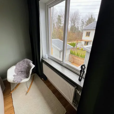 Rent this 5 bed apartment on Nässelvägen 44 in 170 62 Solna kommun, Sweden