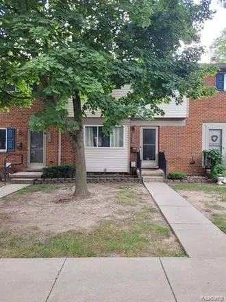 Buy this 3 bed condo on 25707 Salem Street in Roseville, MI 48066