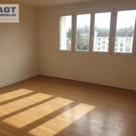 Image 1 - 19 Place Georges Clemenceau, 60000 Beauvais, France - Apartment for rent