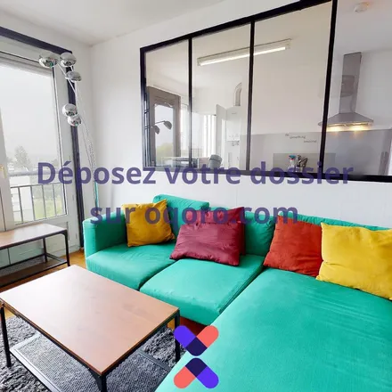 Rent this 3 bed apartment on 15 Boulevard Jean Moulin in 44100 Nantes, France