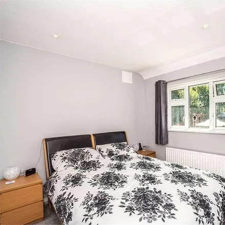 Image 4 - Morgan Drive, Worcester Park Estate, United Kingdom - House for rent