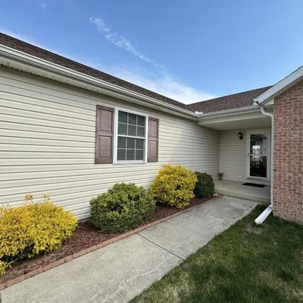 Image 3 - 1798 Rosewood Drive, Wapakoneta, OH 45895, USA - House for sale