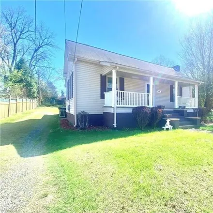 Image 2 - 619 Alexander Street, Bloomfield, Statesville, NC 28677, USA - House for sale