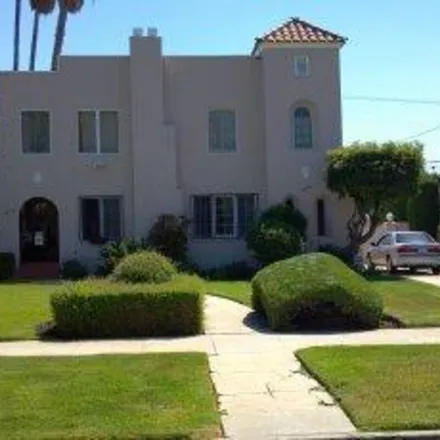 Rent this 3 bed house on Los Angeles in Mid-Wilshire, US