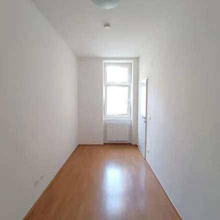 Rent this 3 bed apartment on Hammerl Textilcare in Reumannplatz, 1100 Vienna