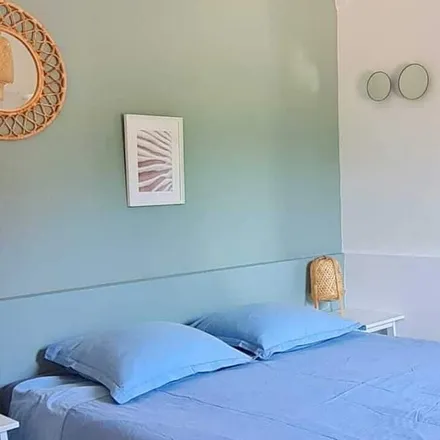 Rent this 1 bed apartment on Île-de-France in Chemin de la Carraire, 83220 Le Pradet