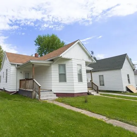 Buy this 2 bed house on 525 Vincil Street in Moberly, MO 65270
