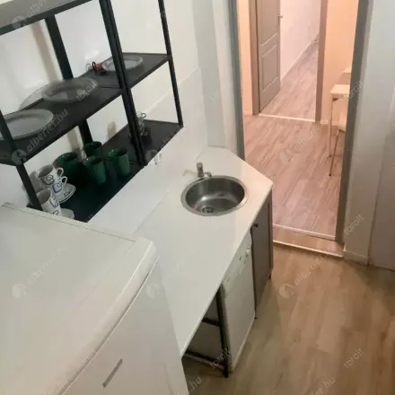 Image 7 - Budapest, Diószegi Sámuel utca 32, 1089, Hungary - Apartment for rent