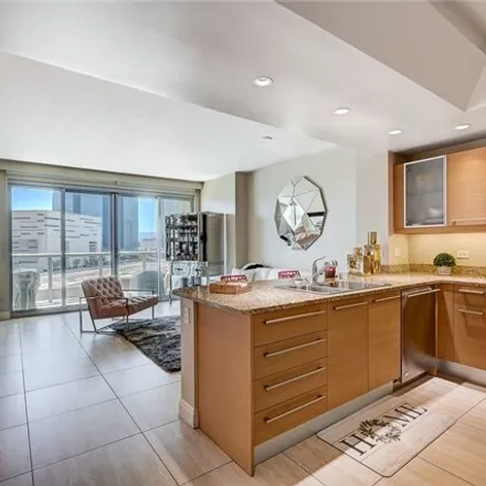 Image 2 - Turnberry Towers Tower II, Karen Avenue, Winchester, NV 89169, USA - Condo for sale