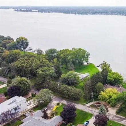 Image 4 - 28174 Swan Island Drive, Grosse Ile Township, MI 48138, USA - House for sale