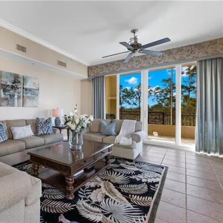 Buy this 2 bed condo on 2726 Tiburon Boulevard East in Collier County, FL 34109