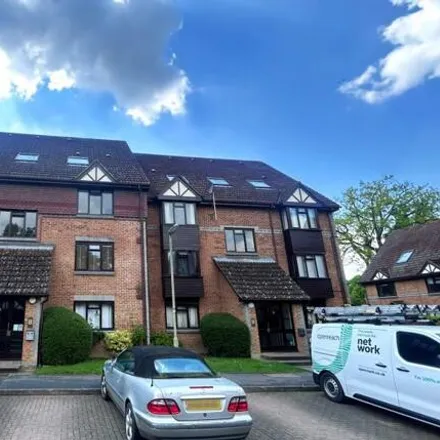 Rent this 1 bed room on Dorchester Court in Woking, GU22 7DW