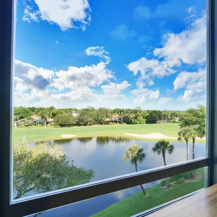 Buy this 3 bed condo on 7345 Orangewood Lane in Palm Beach County, FL 33433