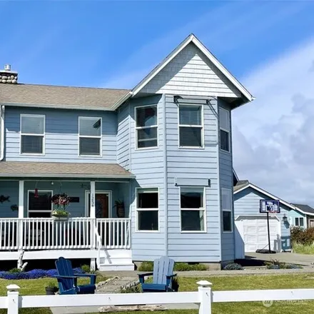 Buy this 4 bed house on 1210 Fleetwood Avenue in Ocean Shores, Grays Harbor County