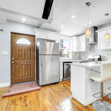 Image 4 - 115-33 227th Street, New York, NY 11411, USA - Townhouse for sale
