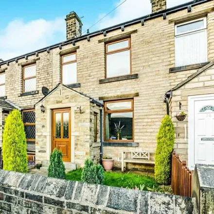 Buy this 2 bed townhouse on Bankfield Avenue in Kirkheaton, HD5 0JL