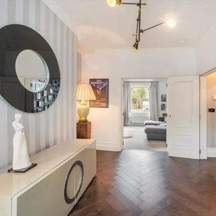 Image 4 - 123 Parkway, Primrose Hill, London, NW1 7PS, United Kingdom - Townhouse for sale