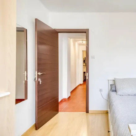 Rent this 4 bed room on Carrer de Jerónima Galés (Impressora) in 16, 46017 Valencia