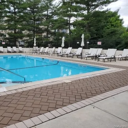 Image 9 - 701 Pelham Road, Rosedale, City of New Rochelle, NY 10805, USA - Condo for sale
