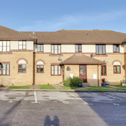 Rent this 2 bed apartment on Orchid Mead in Leigh on Sea, SS9 4LW