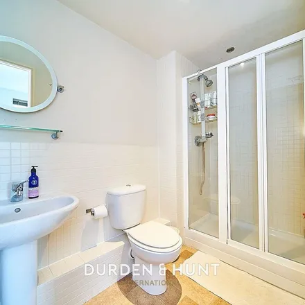 Image 7 - Valley Hill, Loughton, IG10 3AQ, United Kingdom - Apartment for rent