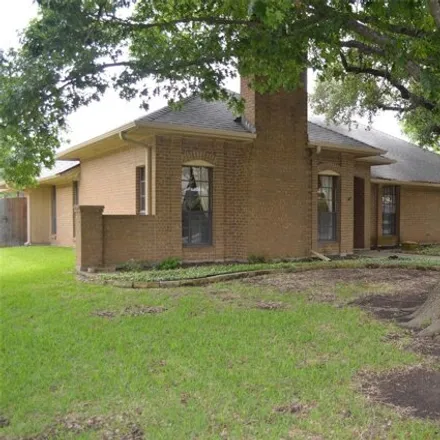 Image 3 - 390 Cardinal Creek Drive, Duncanville, TX 75137, USA - House for sale