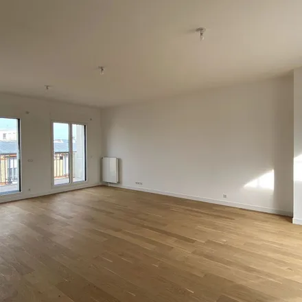 Rent this 5 bed apartment on 1 Rue Villeneuve in 92110 Clichy, France