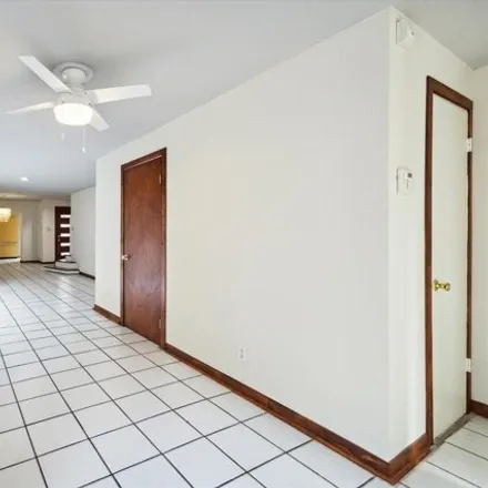 Image 4 - 2015 Woodhead Street, Houston, TX 77019, USA - House for sale