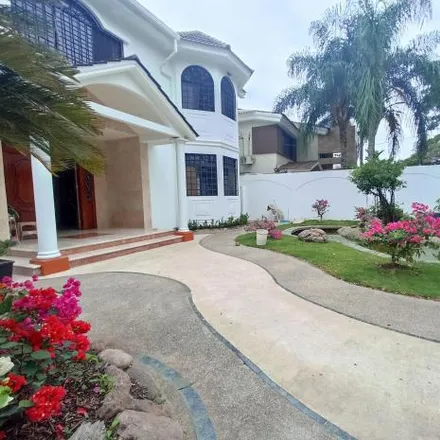 Buy this 6 bed house on Alfonsina Storini 26 A in 090902, Guayaquil