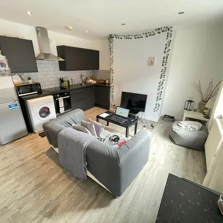 Image 4 - 12 Providence Avenue, Leeds, LS6 2HN, United Kingdom - Apartment for rent