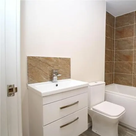 Image 6 - Southwood House, Goodiers Drive, Salford, M5 4QH, United Kingdom - Apartment for sale