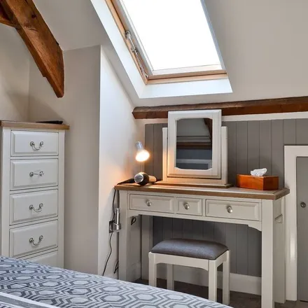 Rent this 2 bed townhouse on Cyngor Bro Dyffryn Cennen in SA19 6TY, United Kingdom