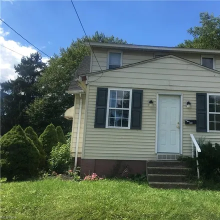 Rent this 3 bed house on 844 Ardella Avenue in Akron, OH 44306