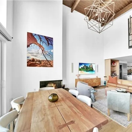 Image 7 - 56 Ironsides Street, Los Angeles, CA 90292, USA - Condo for sale