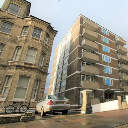 Rent this 3 bed apartment on The Drive in Hove, BN3 3QB