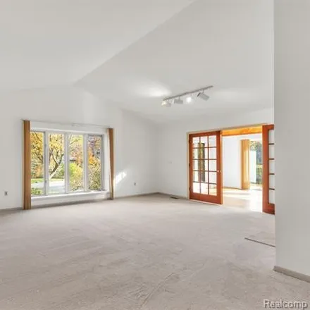 Image 7 - 2211 Shore Hill Drive, West Bloomfield Township, MI 48323, USA - House for sale