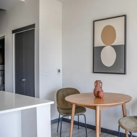 Image 3 - Bassett Furniture, Bel-Red Road, Redmond, WA 98007, USA - Apartment for rent