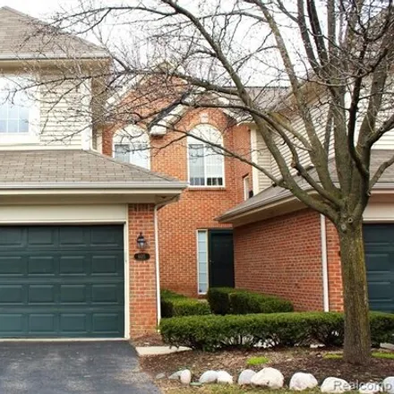 Rent this 3 bed townhouse on 481 James Circle in Royal Oak, MI 48067