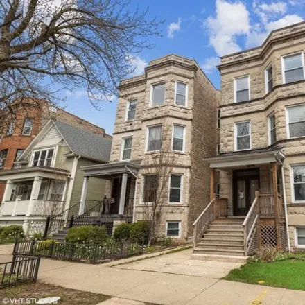 Rent this 2 bed house on 1444 W Berwyn Ave Apt 3 in Chicago, Illinois