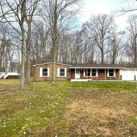 Rent this 3 bed house on 2348 Redwood Drive in Midland Charter Township, MI 48640