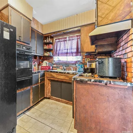 Image 7 - 259-17 149th Avenue, New York, NY 11422, USA - House for sale