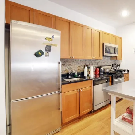 Image 3 - 207 2 Ave, New York, NY, USA - Apartment for rent