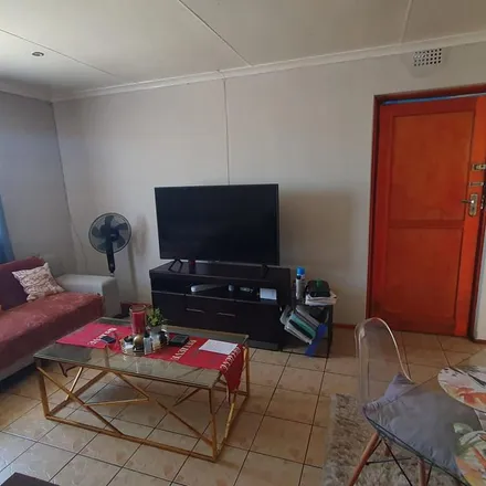 Image 2 - Strandfontein Road, Pelikan Park, Western Cape, 7941, South Africa - Apartment for rent